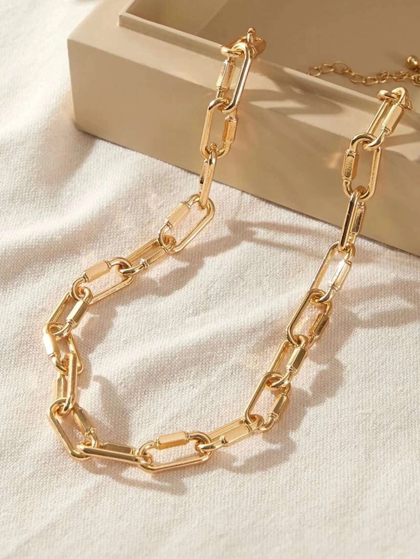 Minimalist chain Necklace